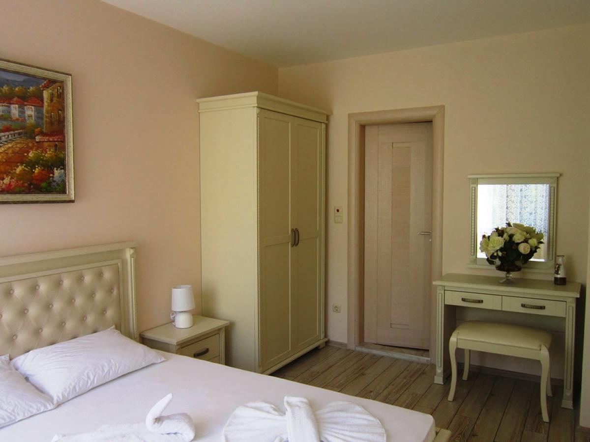 Aparthotel Artur Sveti Vlas Bagian luar foto