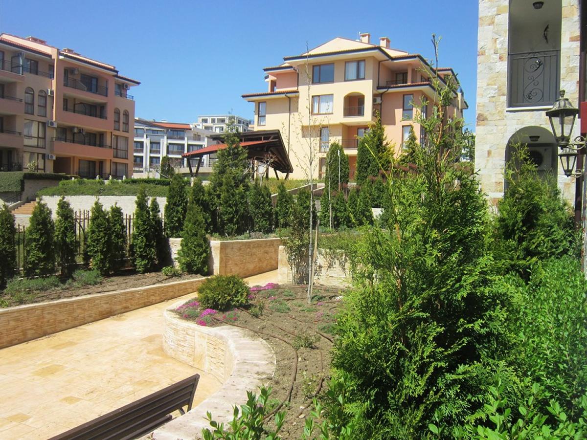 Aparthotel Artur Sveti Vlas Bagian luar foto