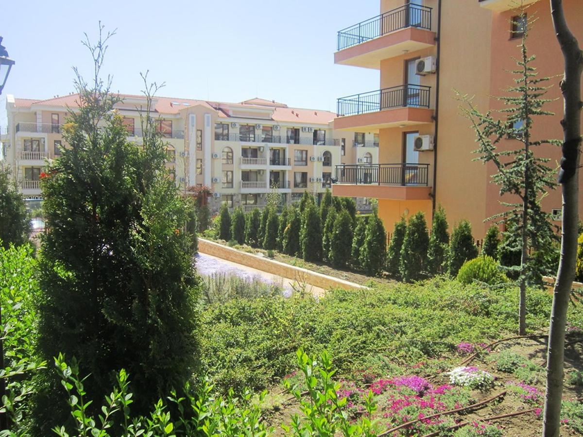 Aparthotel Artur Sveti Vlas Bagian luar foto