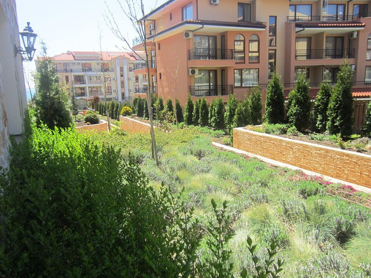 Aparthotel Artur Sveti Vlas Bagian luar foto
