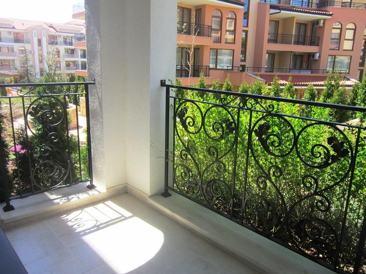 Aparthotel Artur Sveti Vlas Bagian luar foto