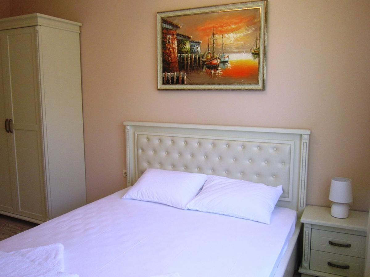 Aparthotel Artur Sveti Vlas Bagian luar foto