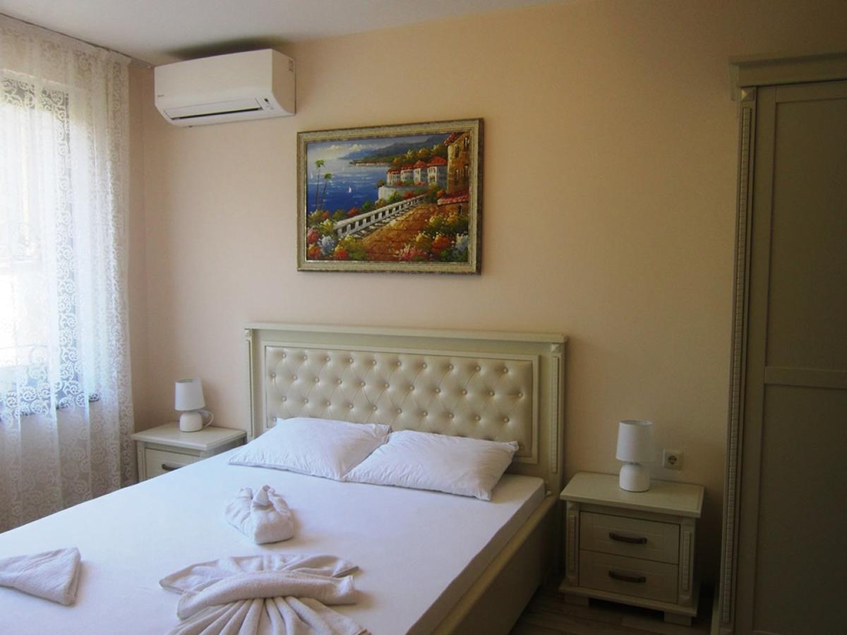 Aparthotel Artur Sveti Vlas Bagian luar foto