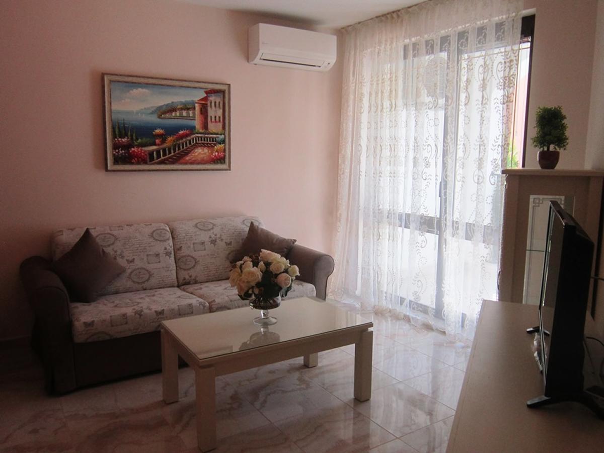 Aparthotel Artur Sveti Vlas Bagian luar foto