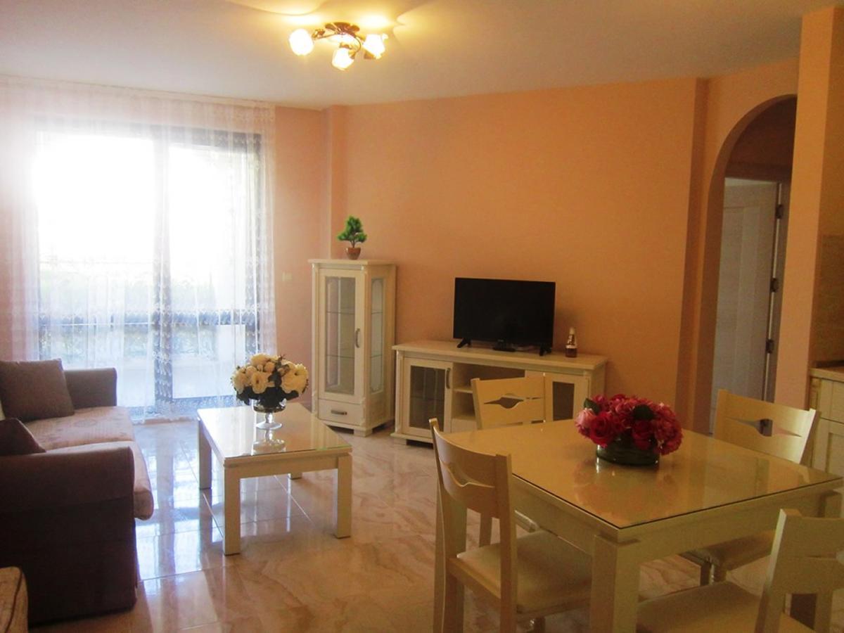 Aparthotel Artur Sveti Vlas Bagian luar foto