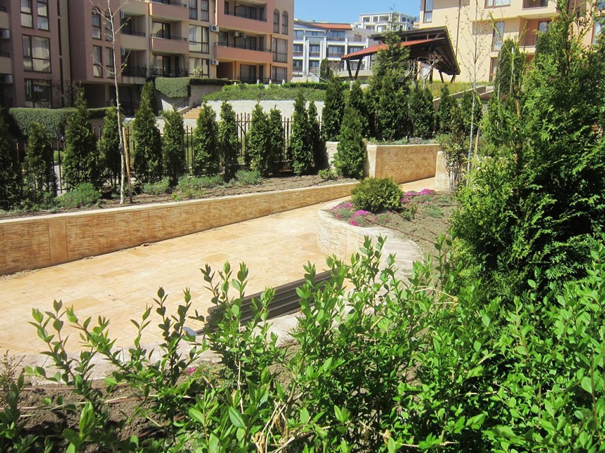 Aparthotel Artur Sveti Vlas Bagian luar foto