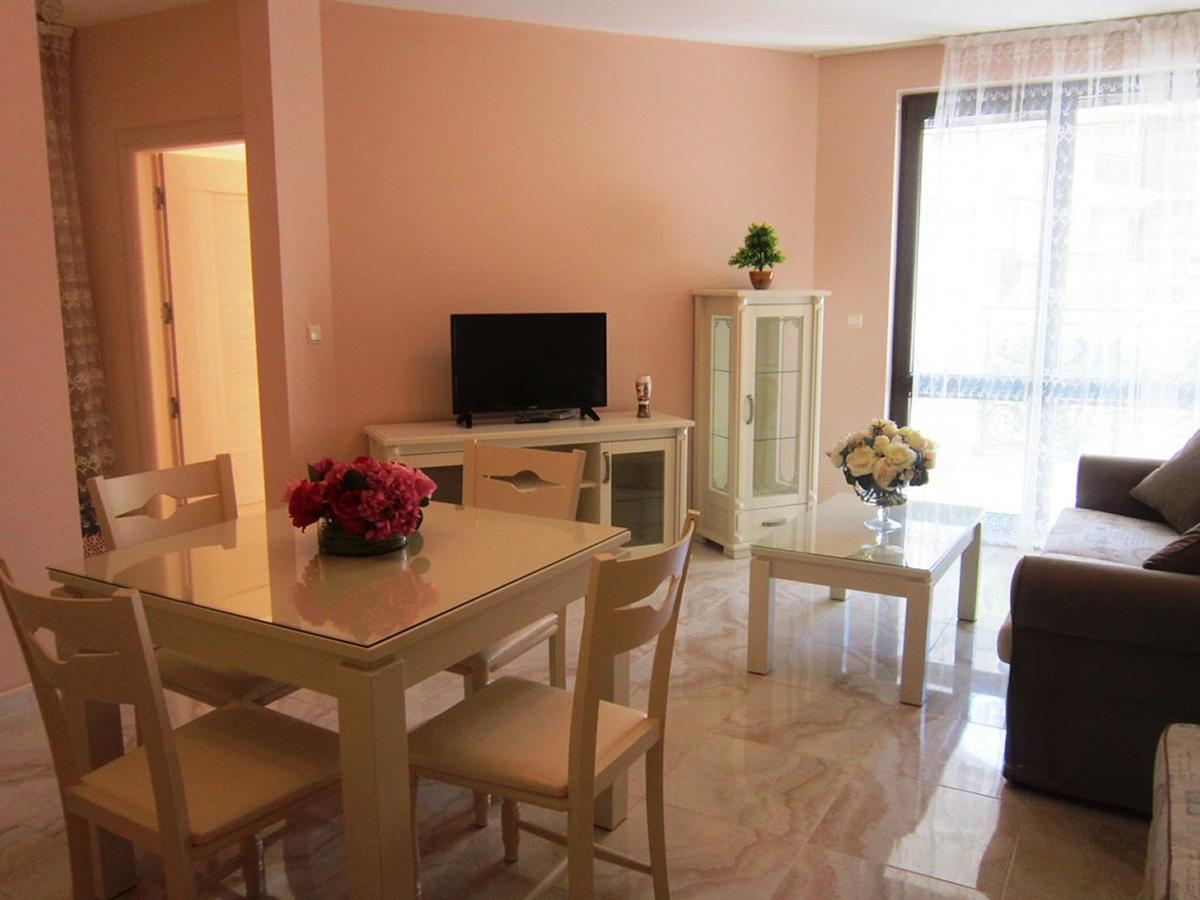 Aparthotel Artur Sveti Vlas Bagian luar foto