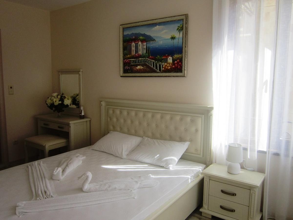 Aparthotel Artur Sveti Vlas Bagian luar foto
