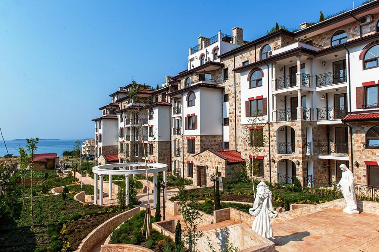 Aparthotel Artur Sveti Vlas Bagian luar foto